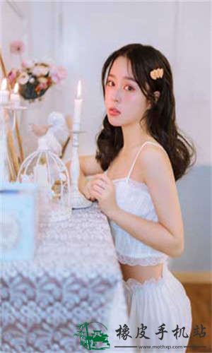 19岁小女学生裙子搭配中文字幕版